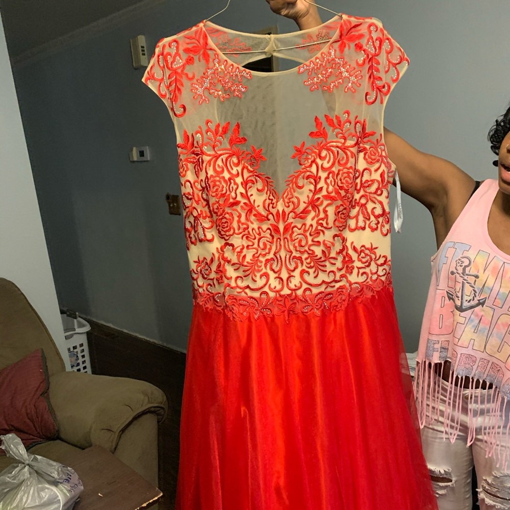 Red, patterned, prom dress, mesh top, tulle bottom